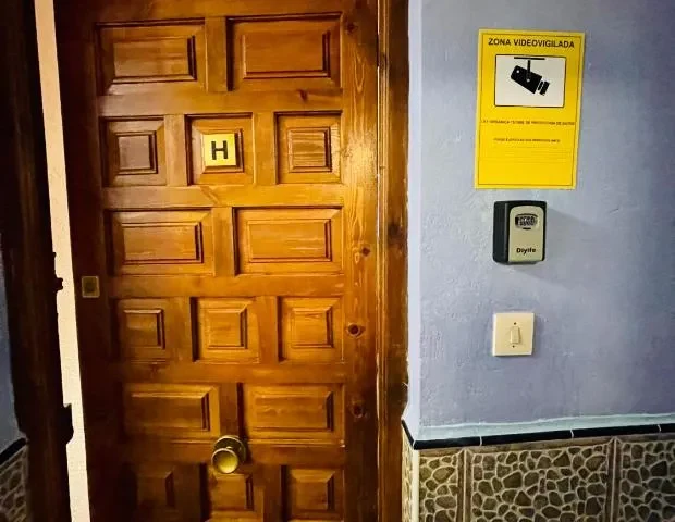 Puerta de acceso al edificio